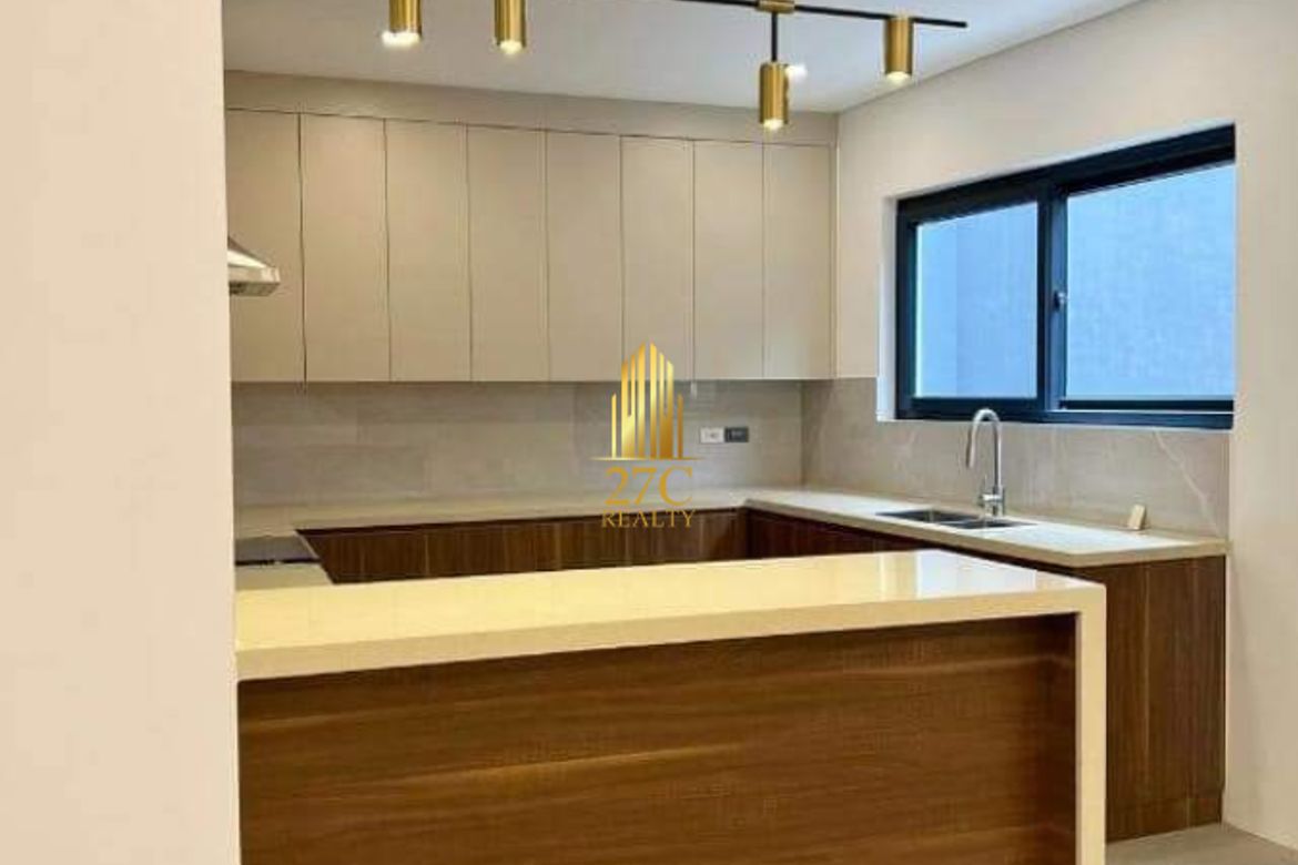 5 Bedroom Townhouse for Sale in Malanday, Marikina, Metro Manila