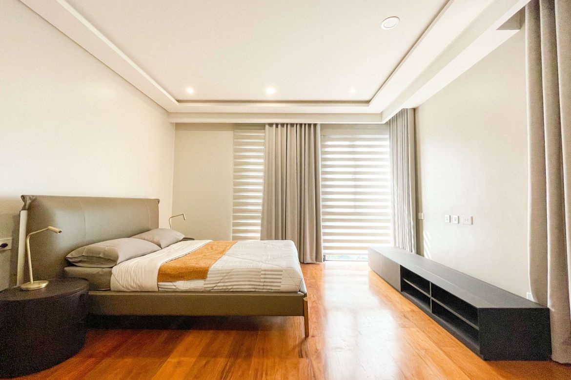 5 Bedroom Townhouse for Sale in Mariana, Quezon City, Metro Manila near LRT-2 Gilmore – photo 4