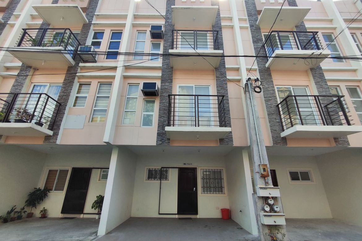 5 Bedroom Townhouse for Sale in Marulas, Valenzuela, Metro Manila – photo 2