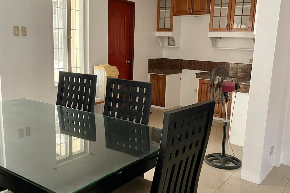 5 Bedroom Townhouse for Sale in Merville, Parañaque, Metro Manila – photo 3