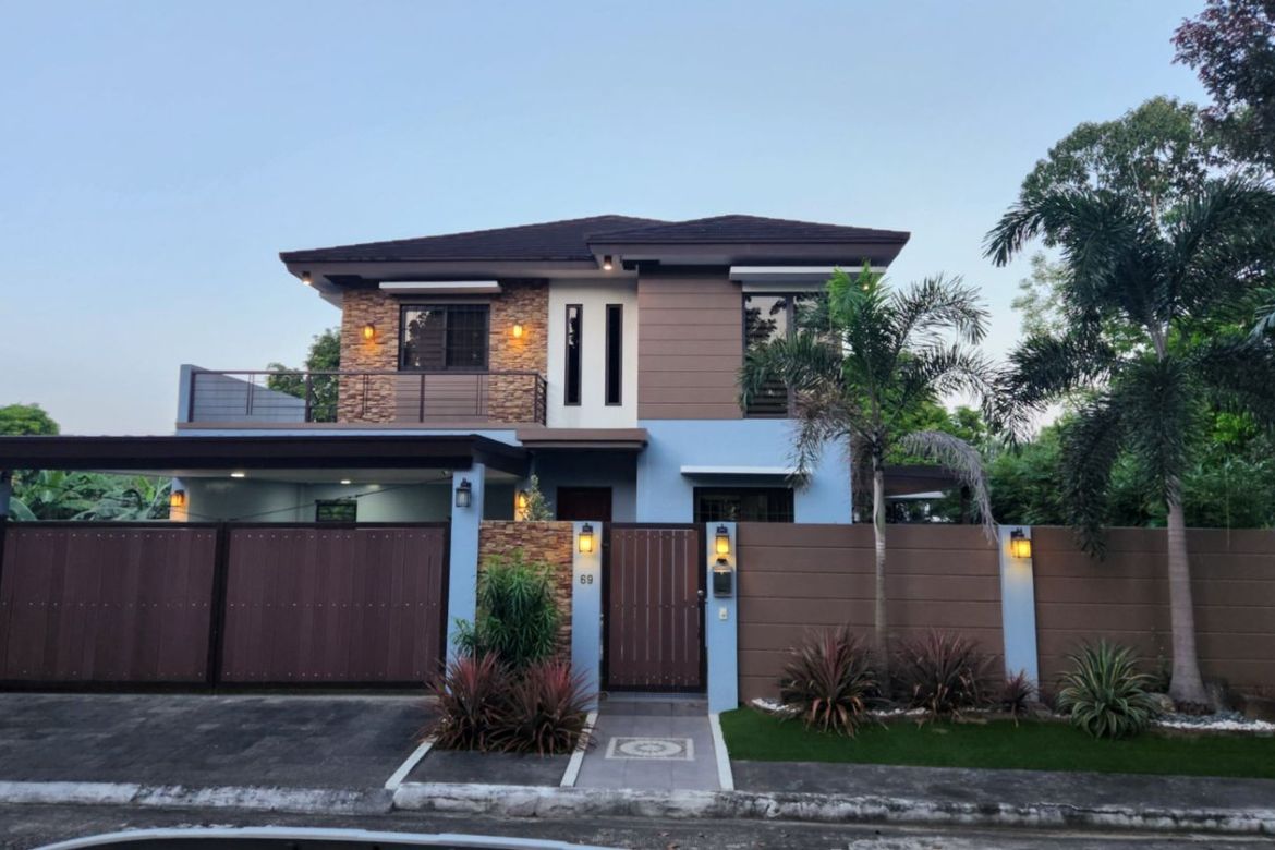 5 Bedroom Townhouse for Sale in North Fairview, Quezon City, Metro Manila