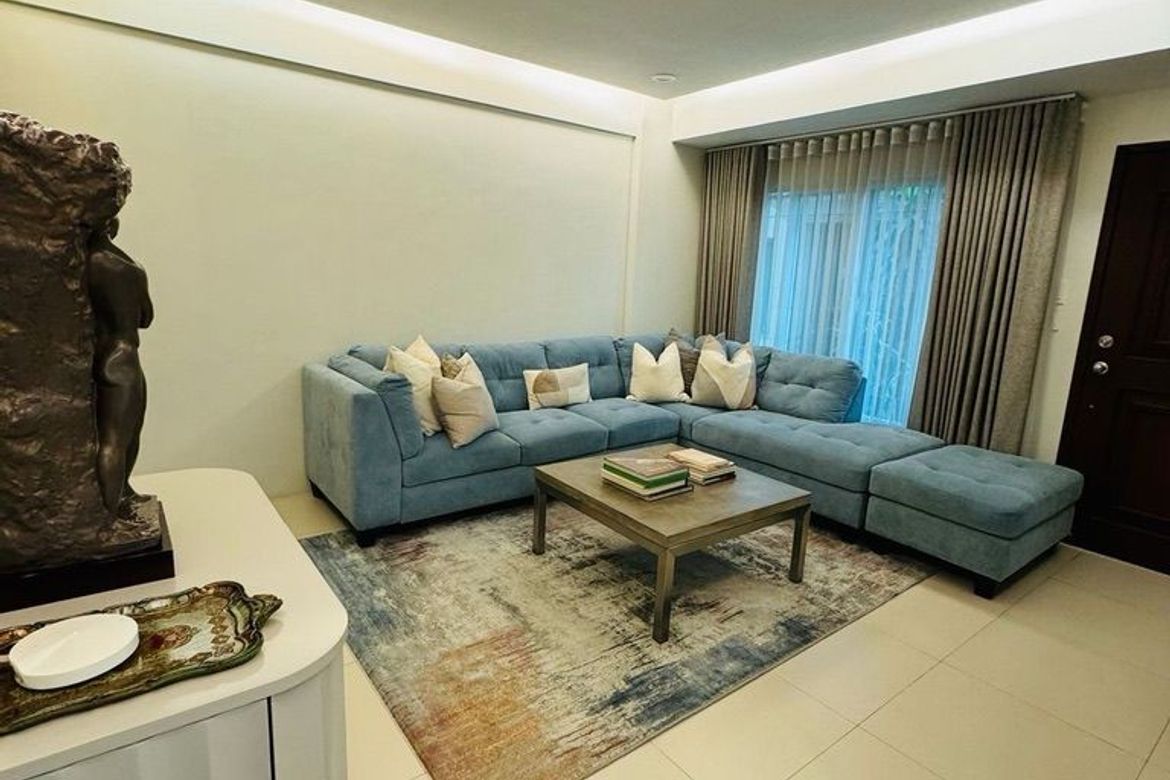5 Bedroom Townhouse for Sale in Pasadeña Place Townhomes, Pasadeña, San Juan, Metro Manila near LRT-2 Gilmore – photo 3
