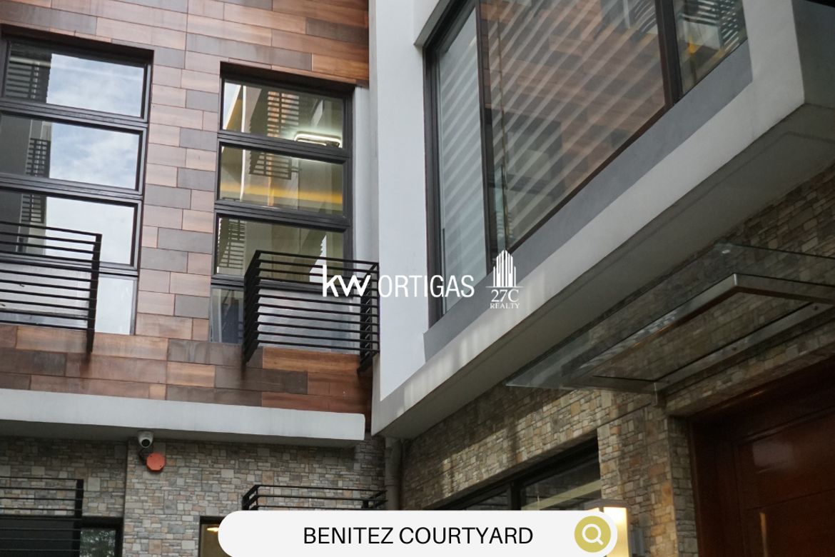 5 Bedroom Townhouse for Sale in Pasadeña, San Juan, Metro Manila near LRT-2 Gilmore