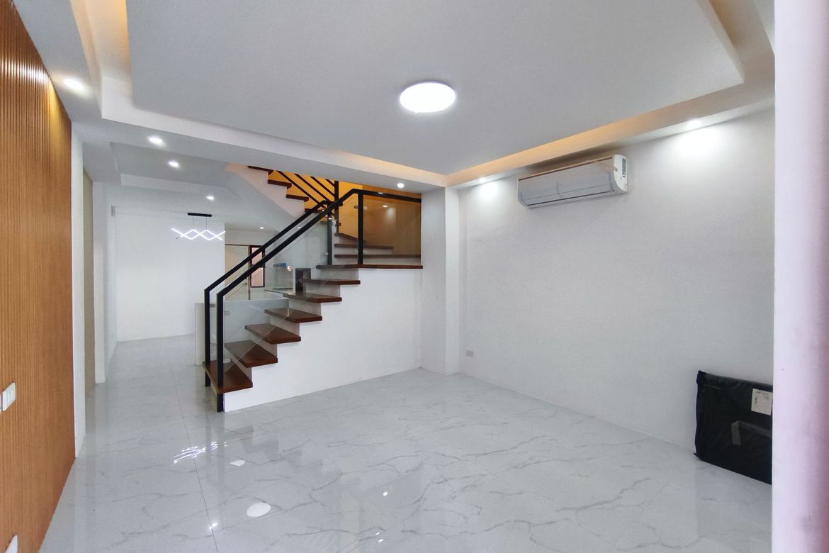 5 Bedroom Townhouse for Sale in Pilar, Las Piñas, Metro Manila – photo 3