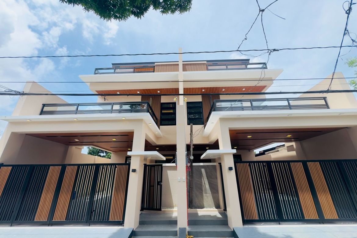 5 Bedroom Townhouse for Sale in Pilar, Las Piñas, Metro Manila – photo 2