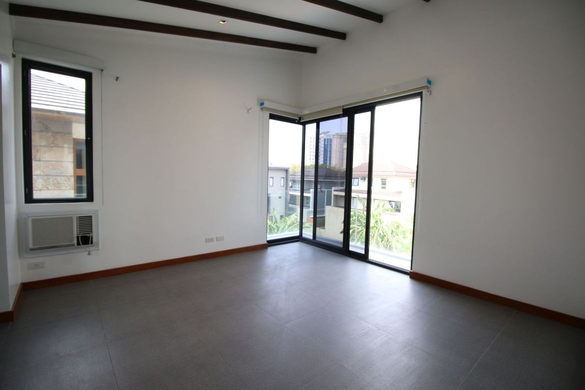 5 Bedroom Townhouse for Sale in Pinagsama, Taguig, Metro Manila – photo 2