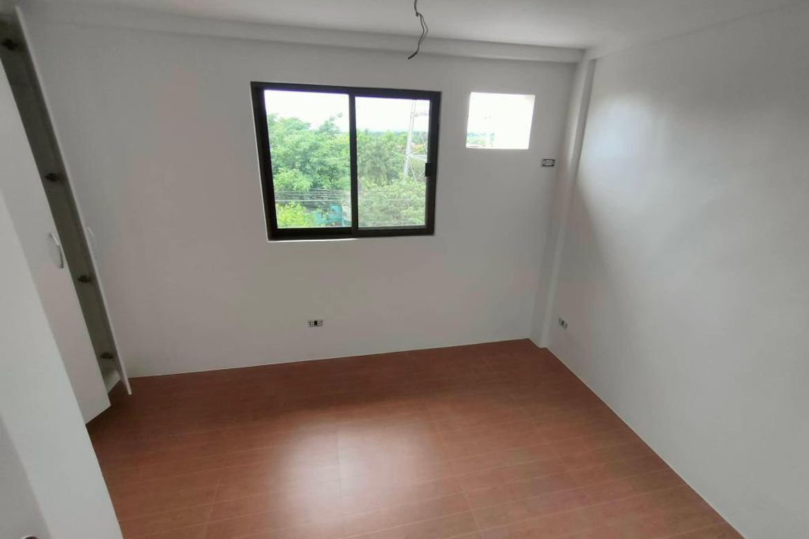 5 Bedroom Townhouse for Sale in Poblacion, Muntinlupa, Metro Manila – photo 5