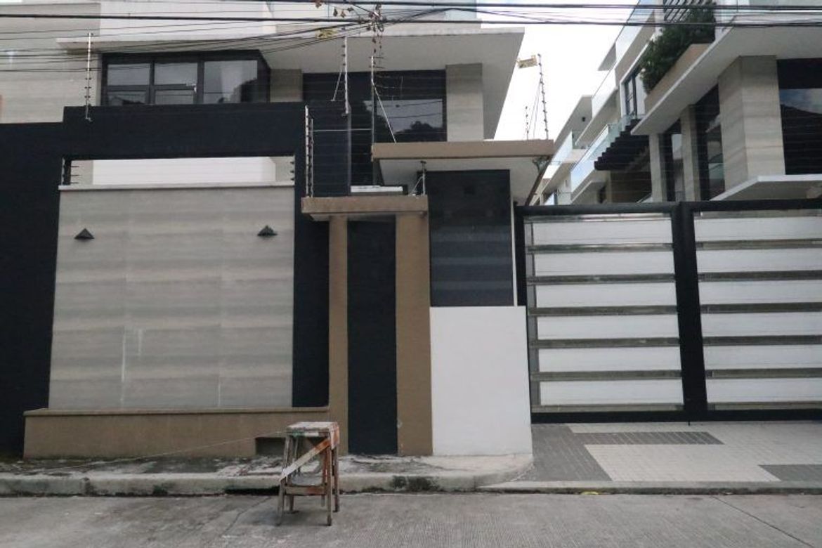 5 Bedroom Townhouse for Sale in Quiapo, Manila, Metro Manila near LRT-1 Carriedo – photo 3