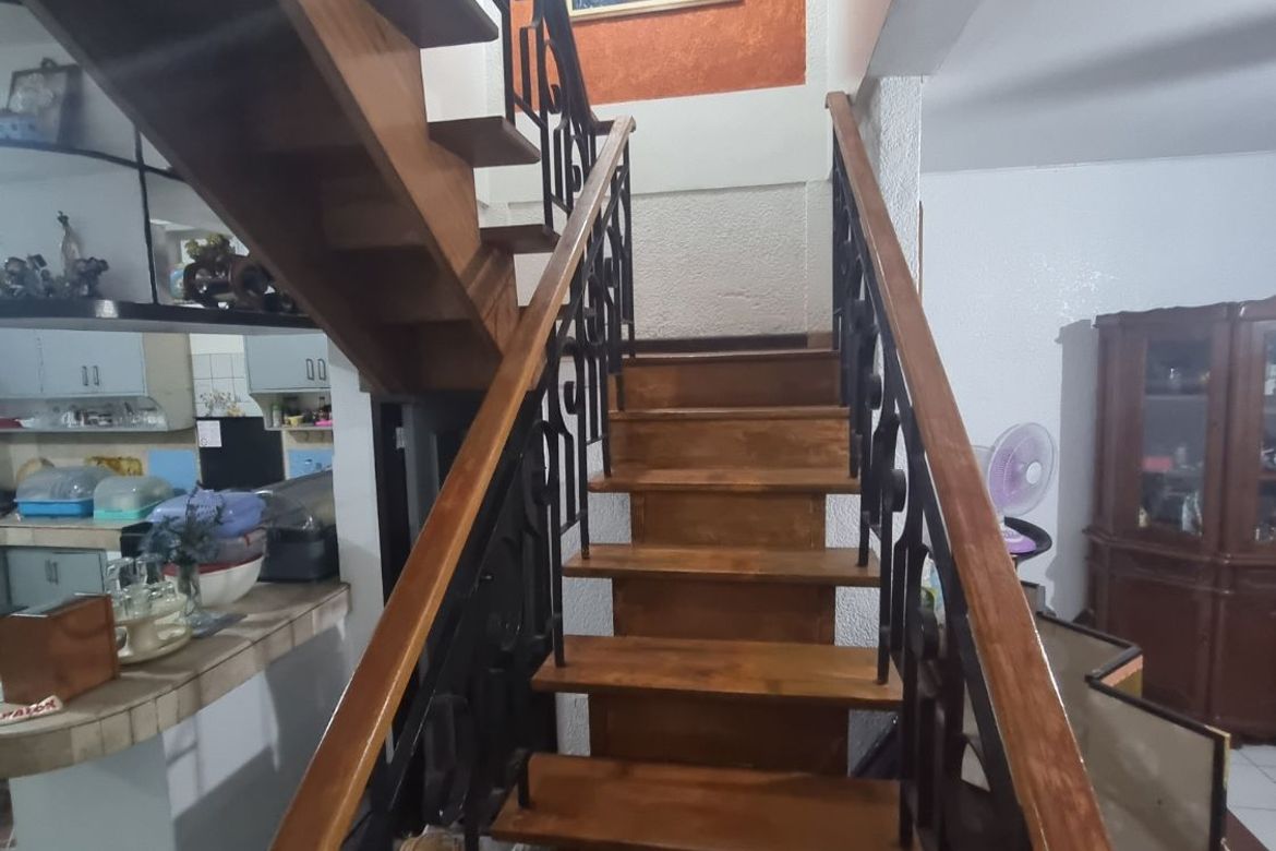 5 Bedroom Townhouse for Sale in San Antonio, Pasig, Metro Manila near MRT-3 Shaw Boulevard – photo 4