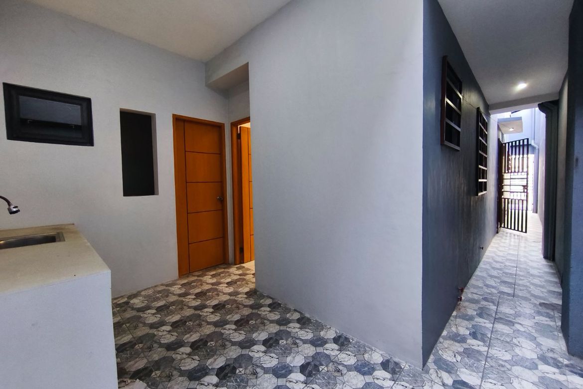 5 Bedroom Townhouse for Sale in San Dionisio, Parañaque, Metro Manila – photo 8