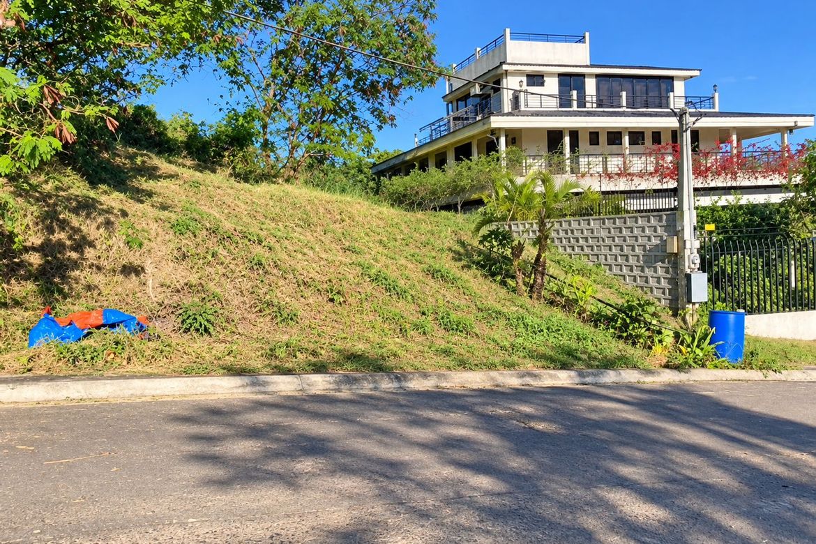 5 Bedroom Townhouse for Sale in San Juan, Antipolo, Rizal