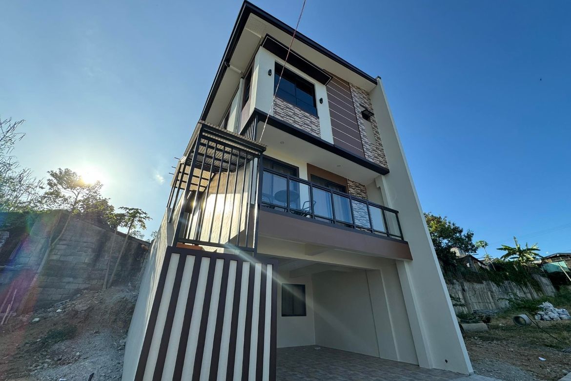 5 Bedroom Townhouse for Sale in San Manuel, San Jose del Monte, Bulacan – photo 2