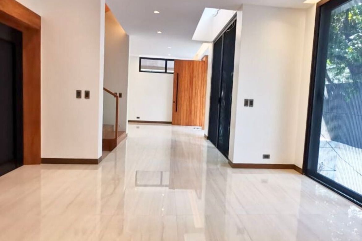 5 Bedroom Townhouse for Sale in San Nicolas, Pasig, Metro Manila – photo 4