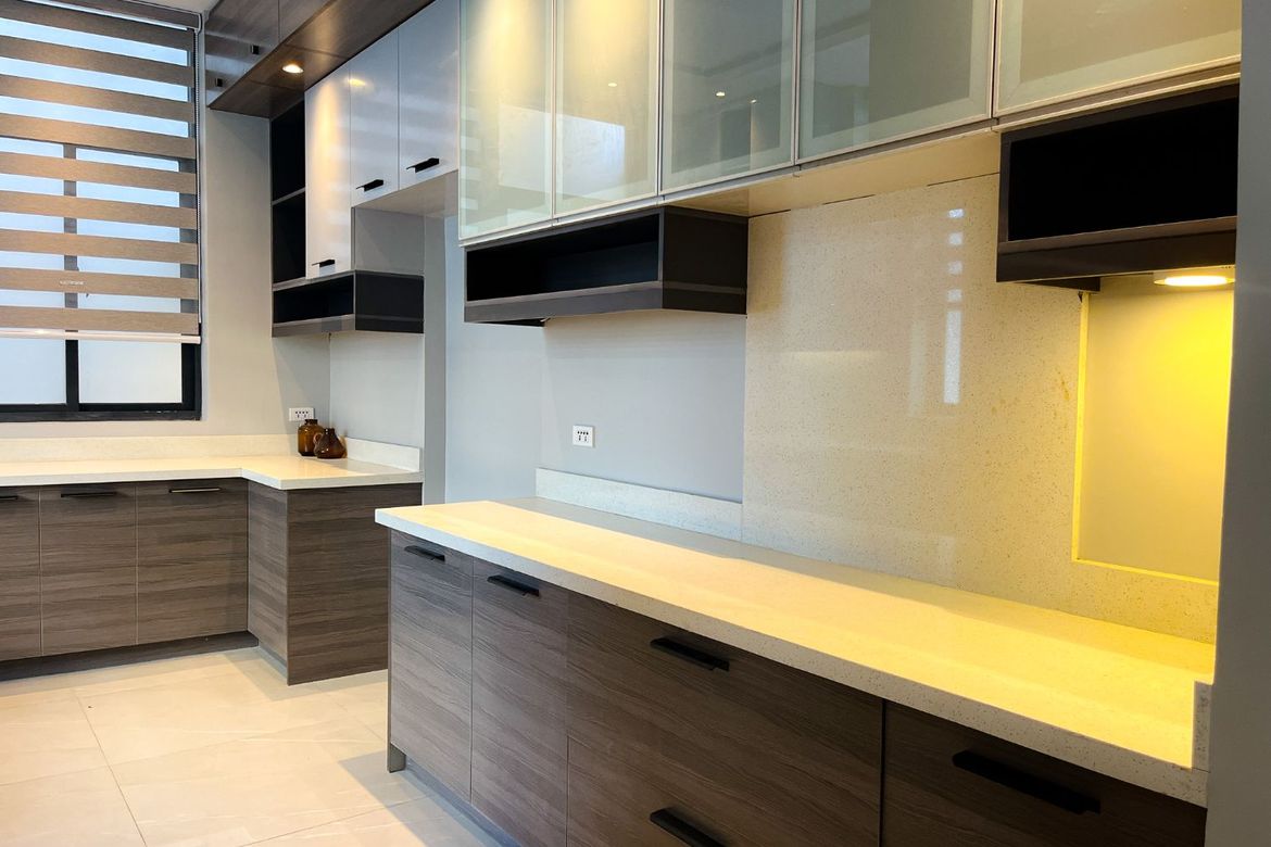 5 Bedroom Townhouse for Sale in Santo Domingo, Quezon City, Metro Manila – photo 8
