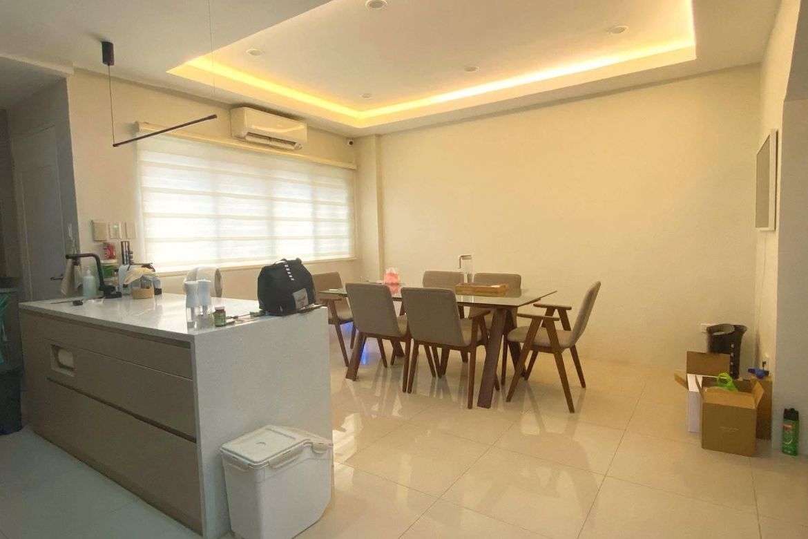 5 Bedroom Townhouse for Sale in South Triangle, Quezon City, Metro Manila near MRT-3 Quezon Avenue – photo 4