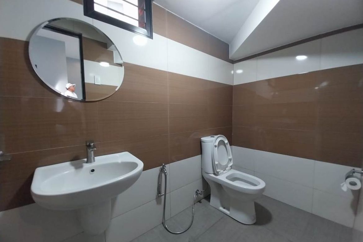5 Bedroom Townhouse for Sale in Talon Dos, Las Piñas, Metro Manila – photo 6