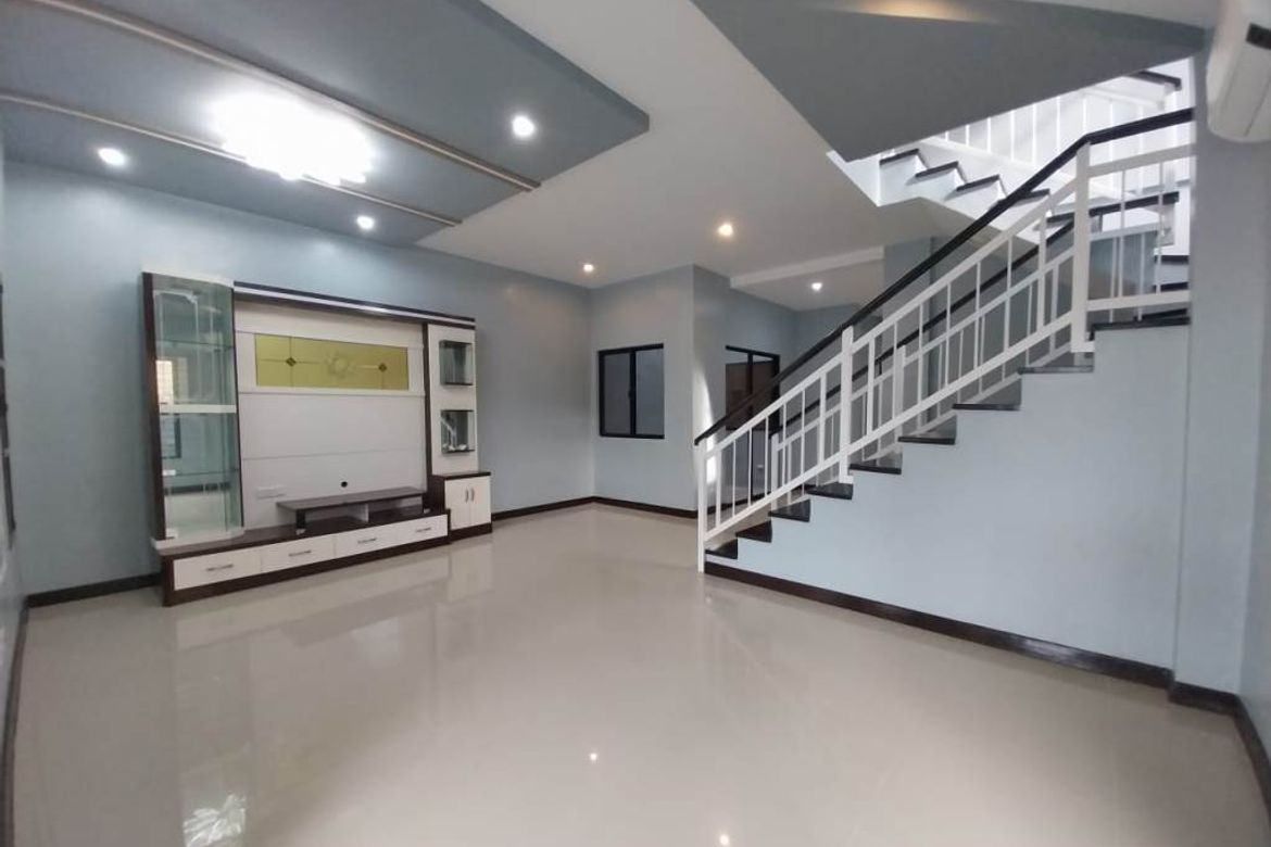 5 Bedroom Townhouse for Sale in Talon Dos, Las Piñas, Metro Manila – photo 8