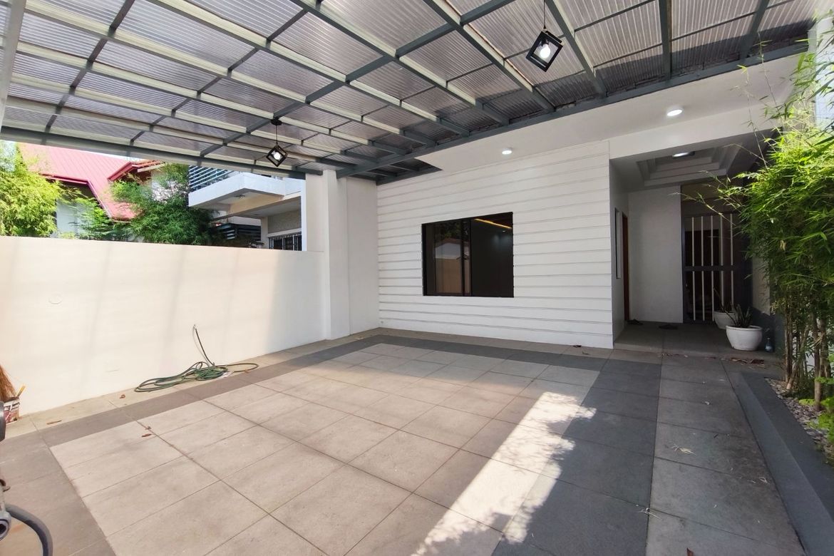 5 Bedroom Townhouse for Sale in Talon Dos, Las Piñas, Metro Manila – photo 2
