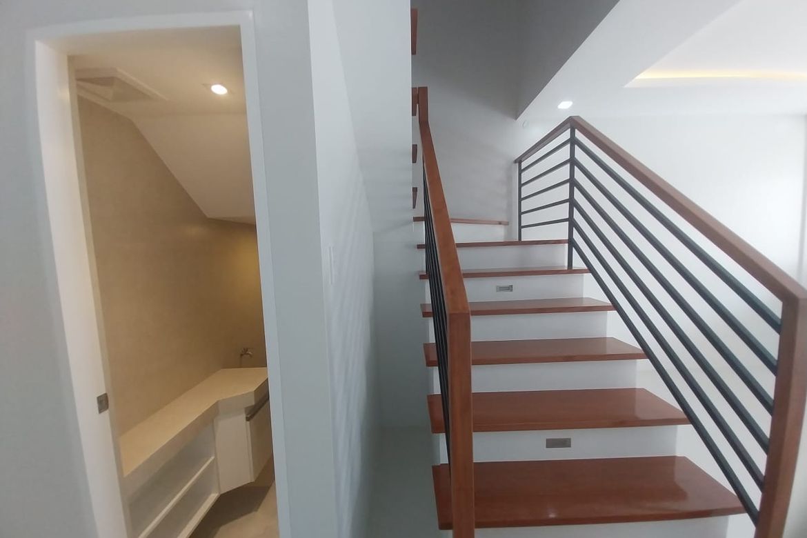 5 Bedroom Townhouse for Sale in Talon Kuatro, Las Piñas, Metro Manila – photo 6