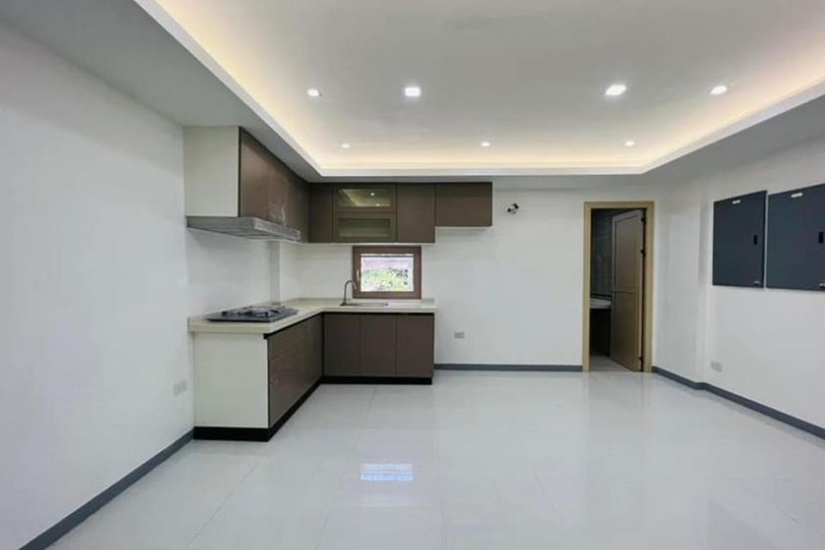 5 Bedroom Townhouse for Sale in Tambo, Parañaque, Metro Manila – photo 3