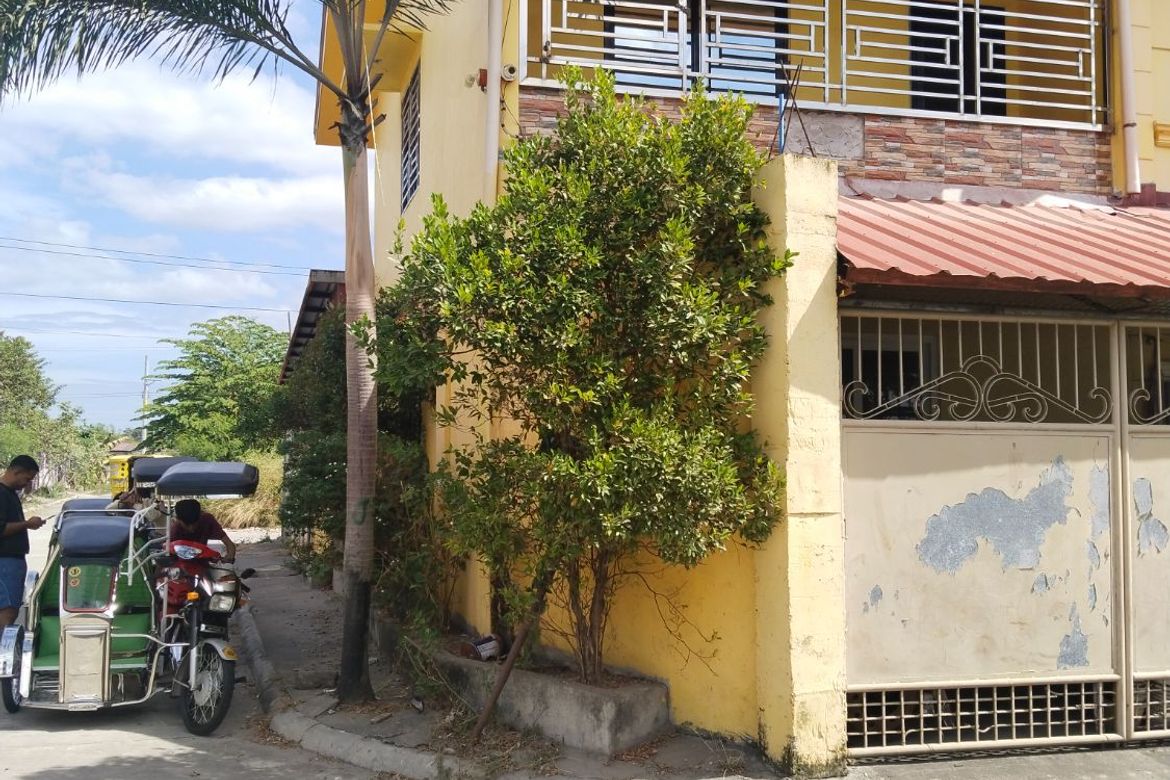 5 Bedroom Townhouse for Sale in Telabastagan, San Fernando, Pampanga – photo 3