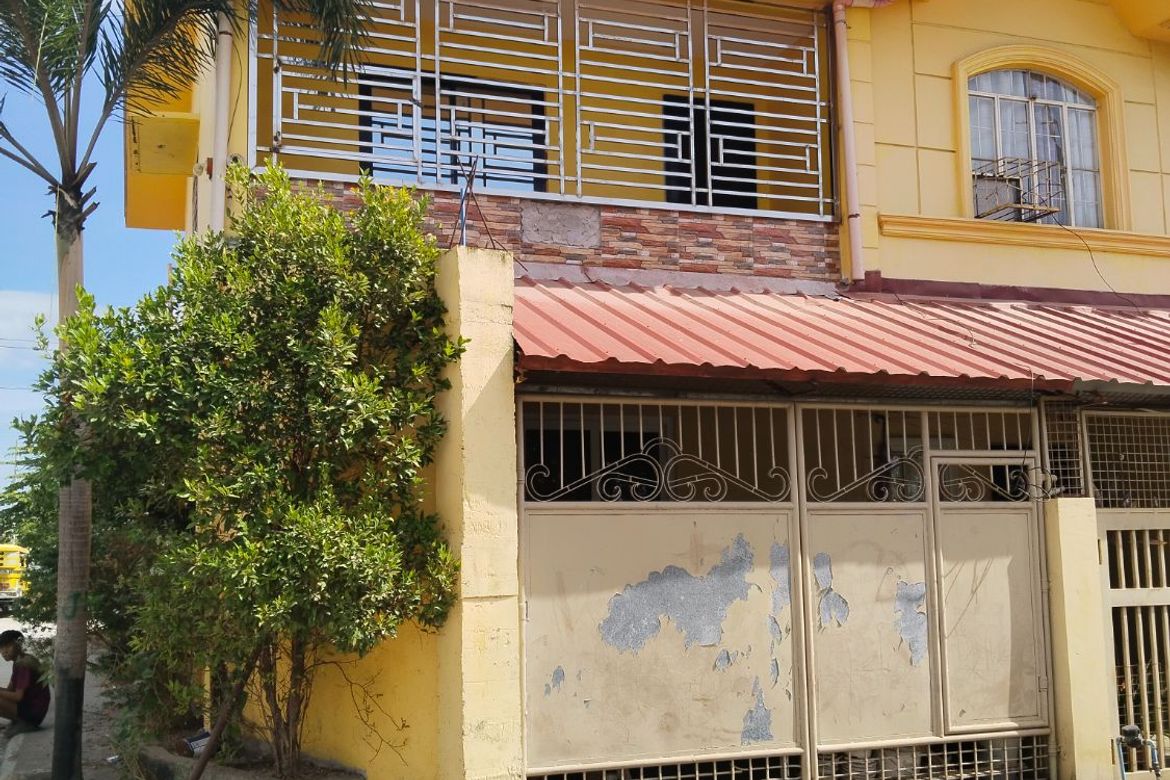 5 Bedroom Townhouse for Sale in Telabastagan, San Fernando, Pampanga – photo 4