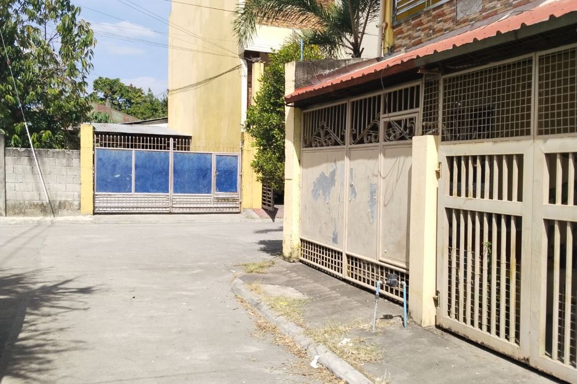 5 Bedroom Townhouse for Sale in Telabastagan, San Fernando, Pampanga – photo 6