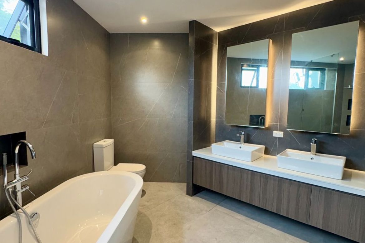 5 Bedroom Townhouse for Sale in Wack-Wack Greenhills, Mandaluyong, Metro Manila near MRT-3 Ortigas – photo 5