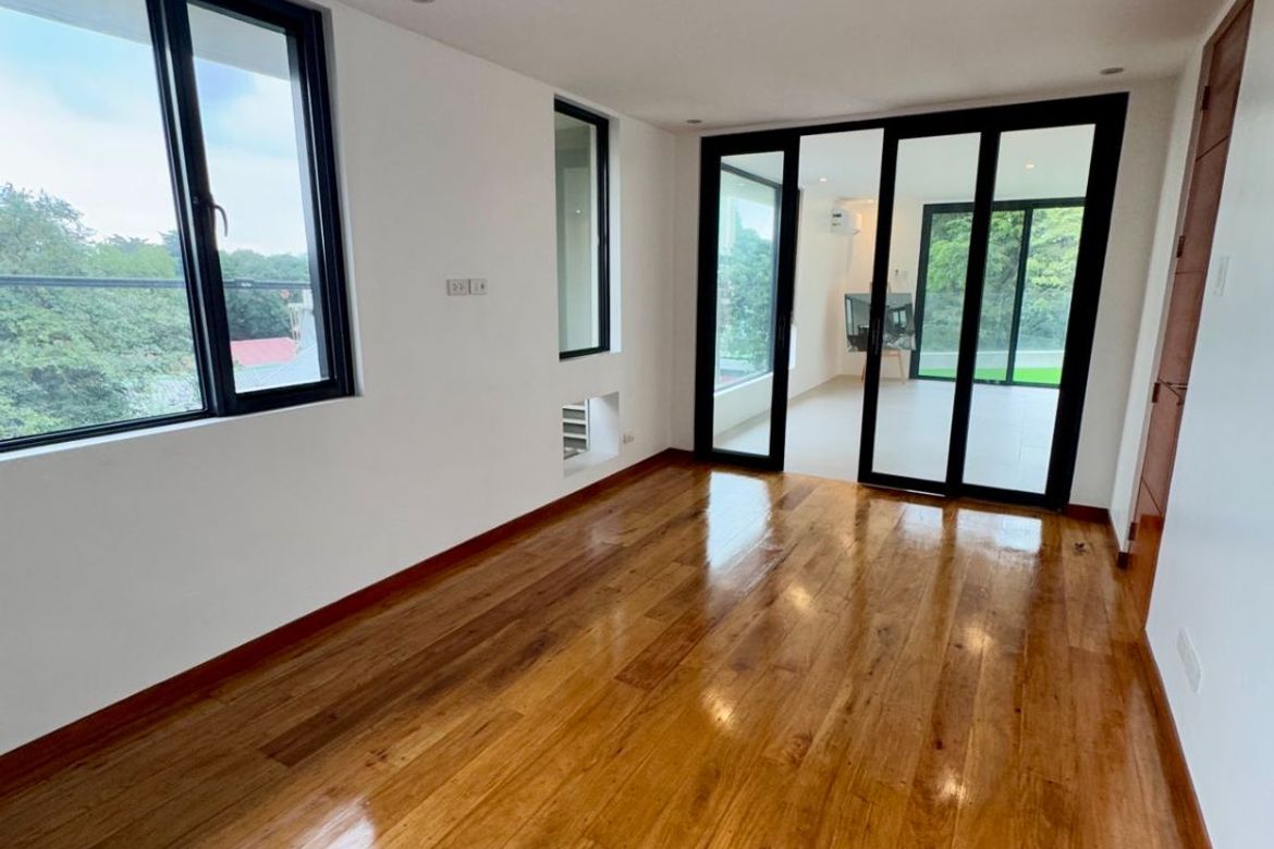 5 Bedroom Townhouse for Sale in Wack-Wack Greenhills, Mandaluyong, Metro Manila near MRT-3 Ortigas – photo 8
