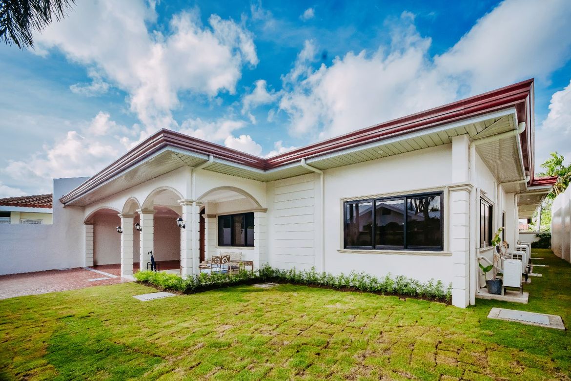 5 Bedroom Villa for Sale in Banilad, Cebu City, Cebu