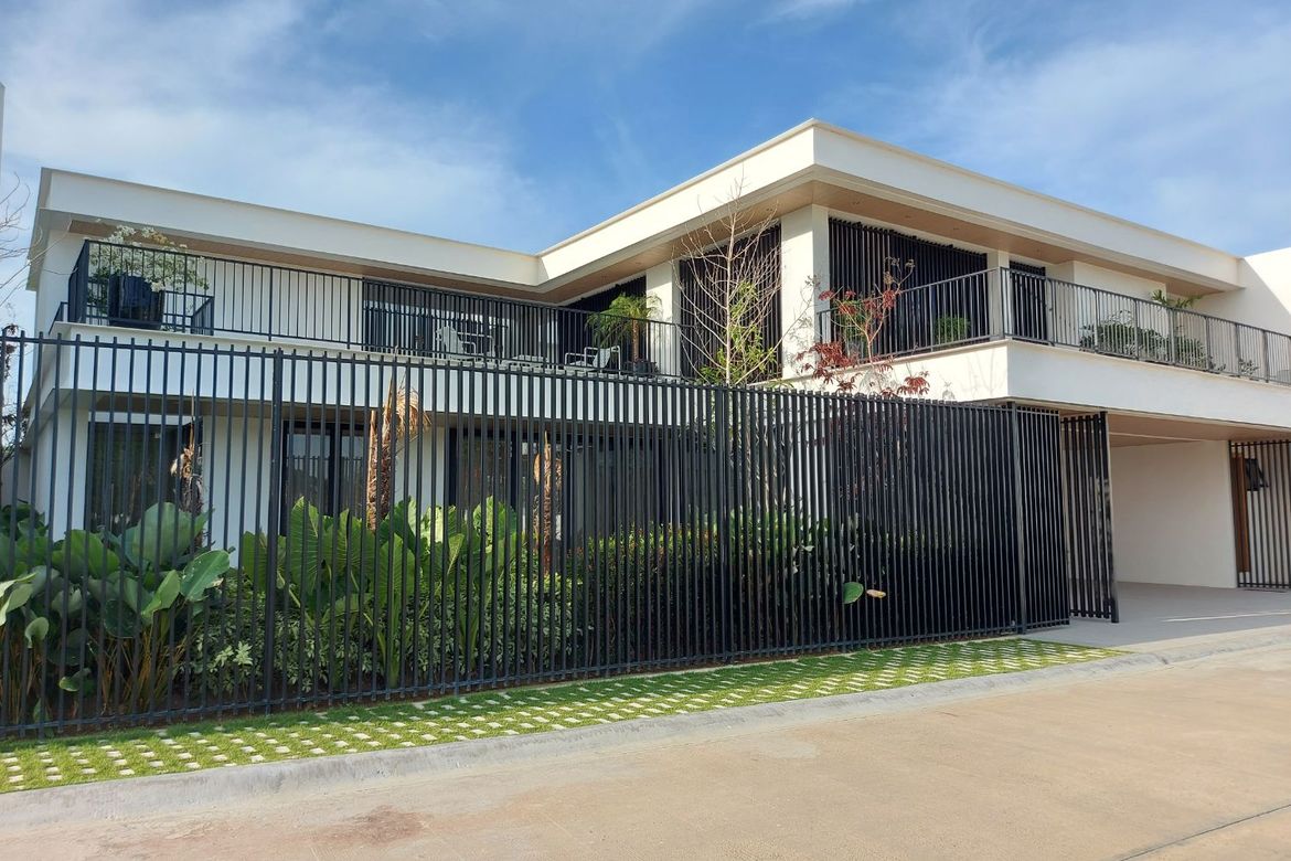 5 Bedroom Villa for Sale in Canlubang, Calamba, Laguna
