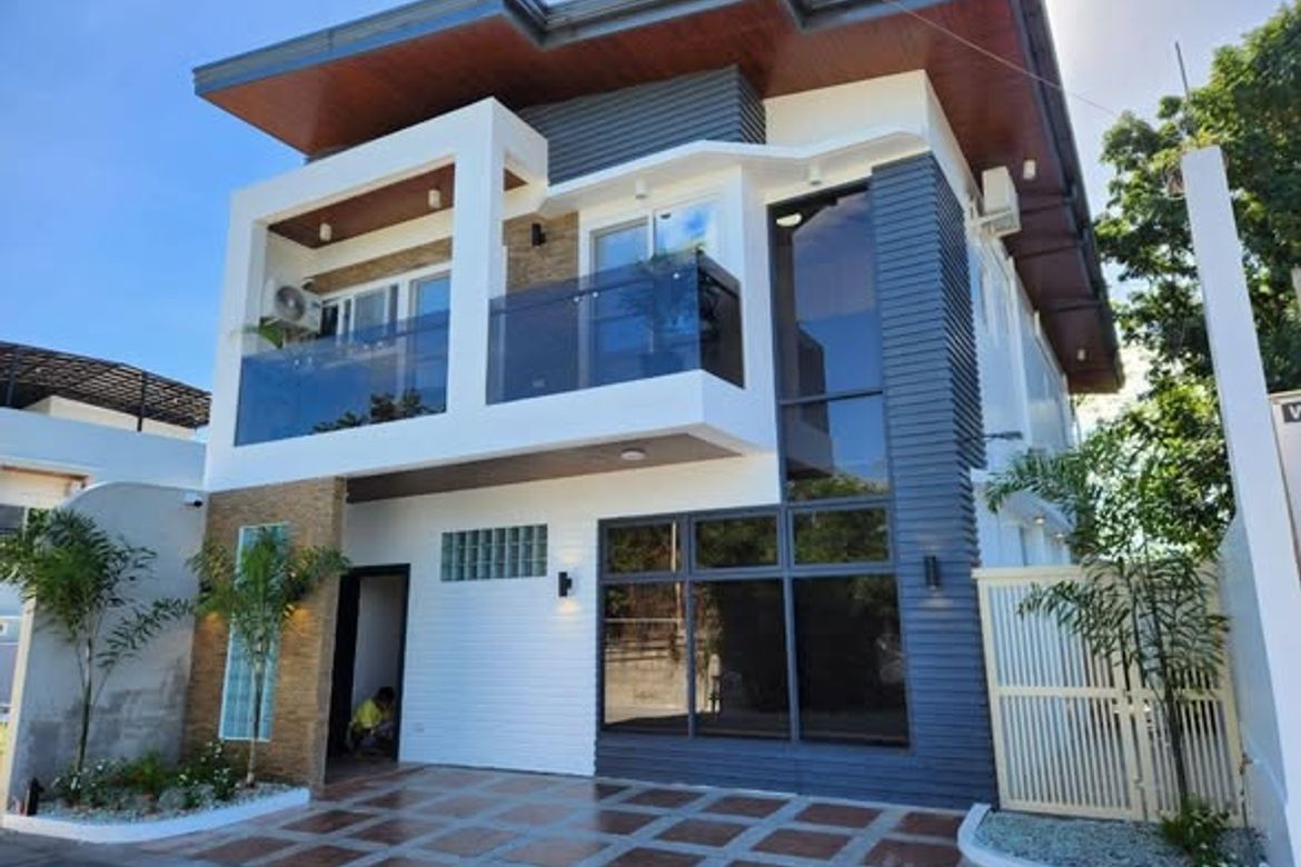 5 Bedroom Villa for Sale in Cuayan, Angeles, Pampanga