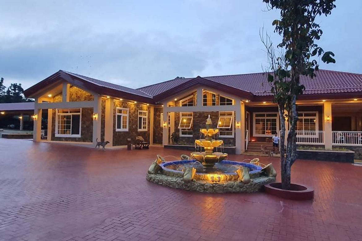 5 Bedroom Villa for Sale in Kaybagal South, Tagaytay, Cavite