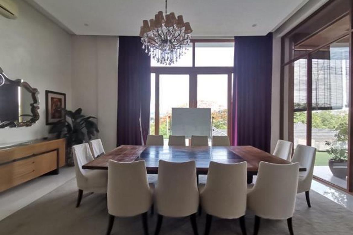 5 Bedroom Villa for Sale in LOYOLA GRAND VILLAS, Ramon Magsaysay, Quezon City, Metro Manila near LRT-1 Roosevelt – photo 4