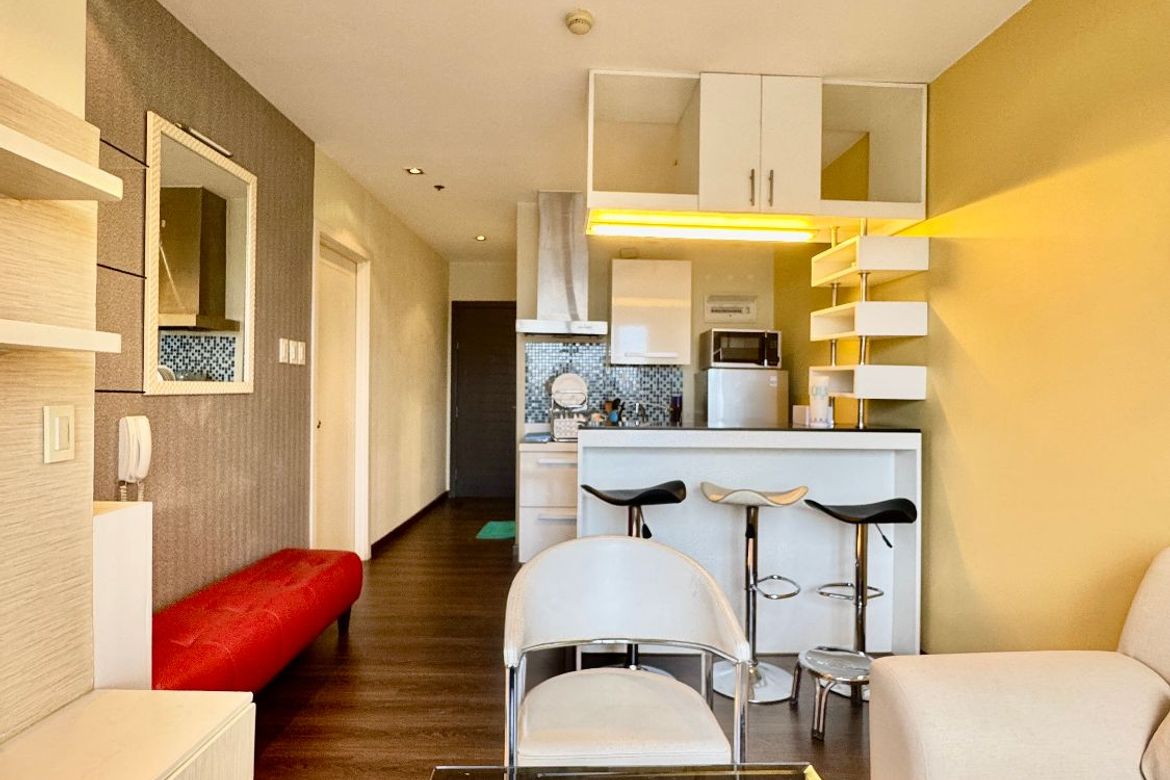 54 Bedroom Condo for Sale in Poblacion, Makati, Metro Manila – photo 2