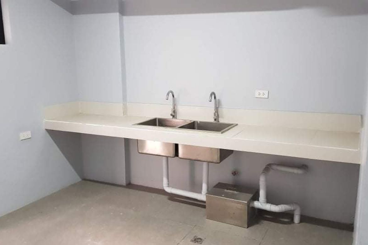 56 Bedroom Shophouse for Sale in Guadalupe Nuevo, Makati, Metro Manila near MRT-3 Guadalupe – photo 4