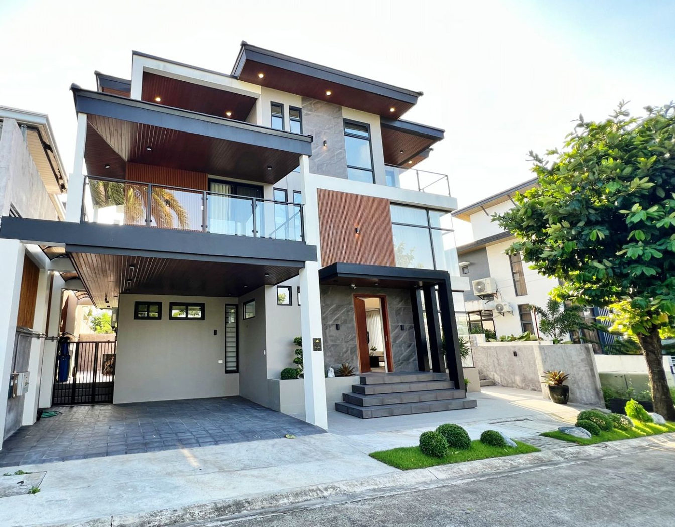 Brand-New 6-Bedroom Bali-Inspired House for Sale in Bali Mansions, South Forbes, Silang, Cavite – photo 2