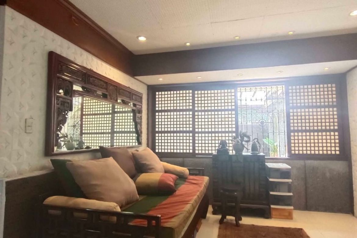 6 Bedroom Commercial for Sale in Loyola Heights, Quezon City, Metro Manila near LRT-2 Katipunan – photo 3