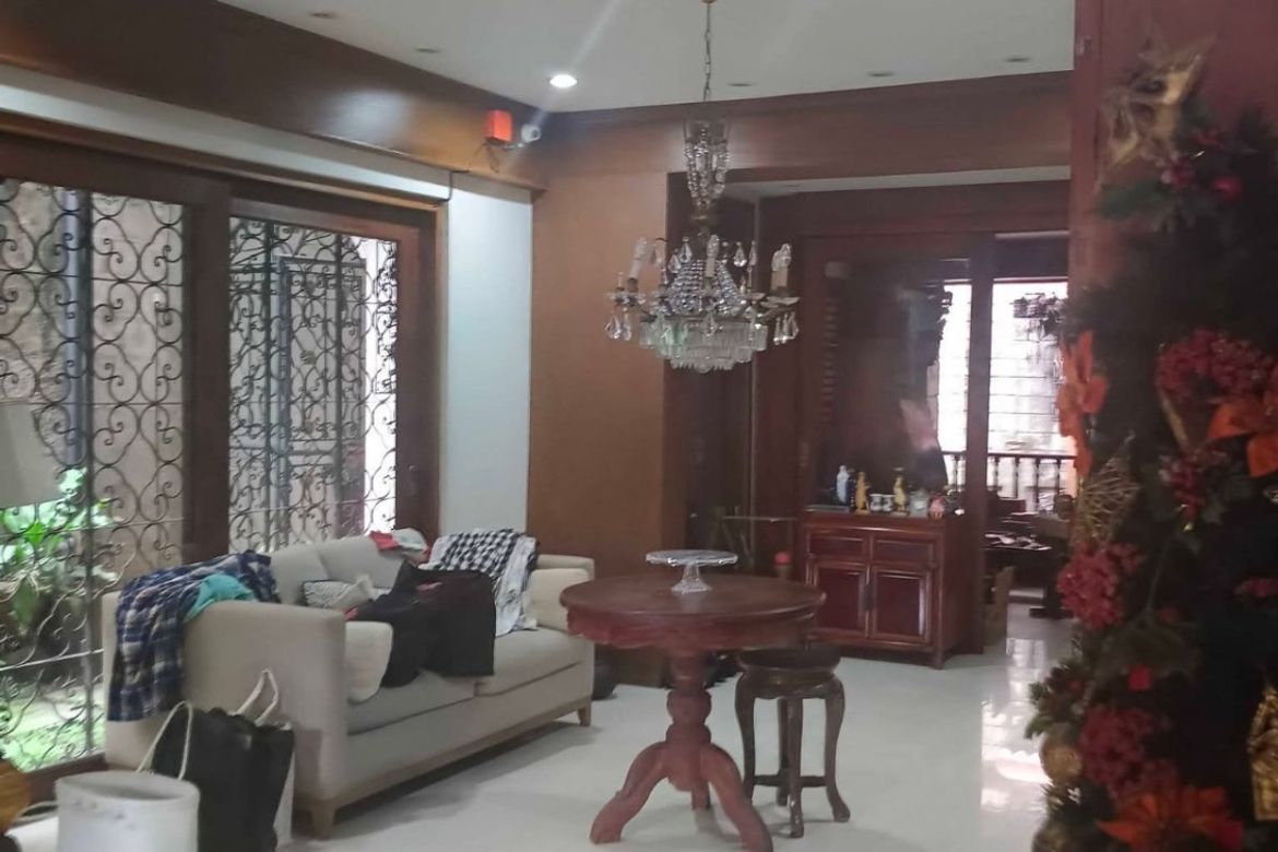 6 Bedroom Commercial for Sale in Loyola Heights, Quezon City, Metro Manila near LRT-2 Katipunan – photo 5