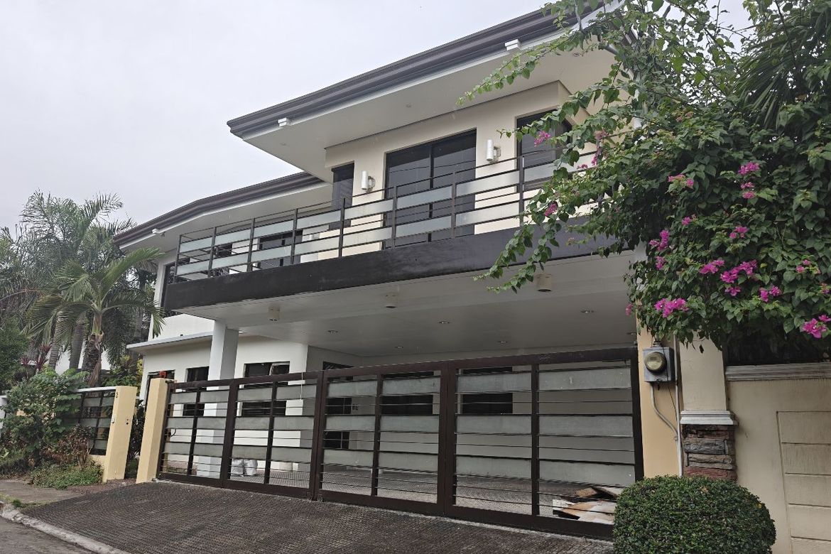 6 Bedroom House for Rent in Batasan Hills, Quezon City, Metro Manila photo 2