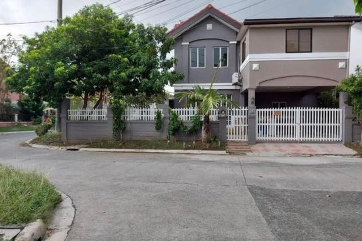 6 Bedroom House for Rent in CITTA ITALIA, Molino II, Bacoor, Cavite