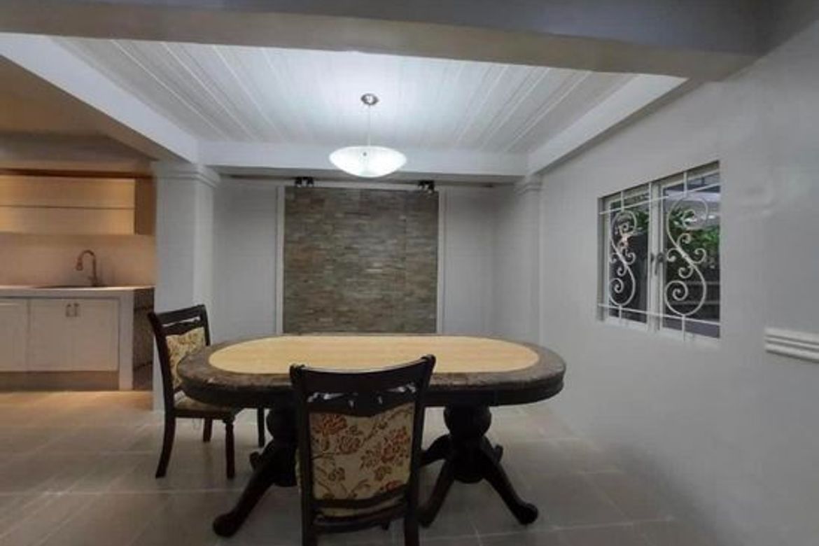 6 Bedroom House for Rent in CITTA ITALIA, Molino II, Bacoor, Cavite photo 6
