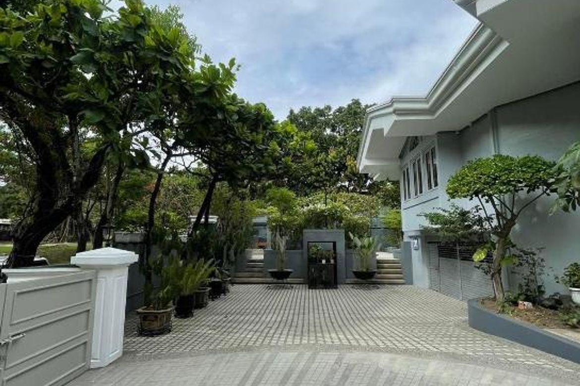6 Bedroom House for Rent in Forbes Park North, Makati, Metro Manila near MRT-3 Buendia photo 2