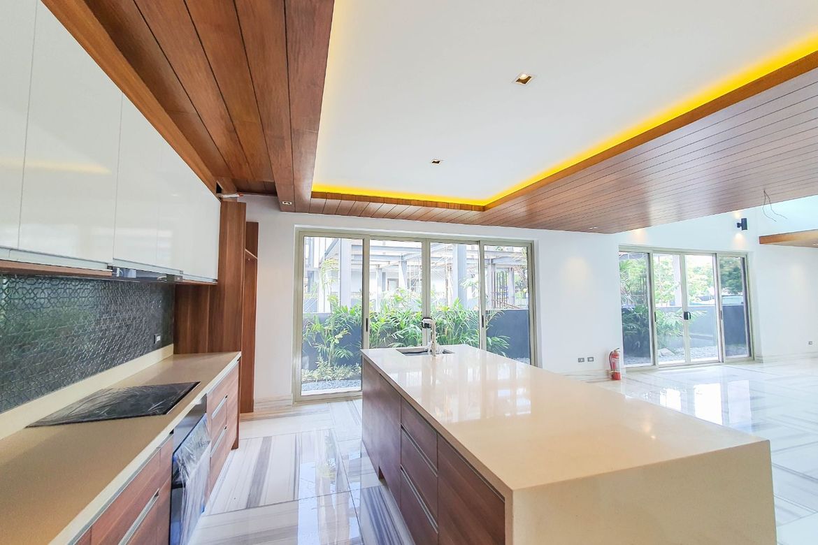 6 Bedroom House for Rent in Mckinley West Village, Pinagsama, Taguig, Metro Manila photo 4