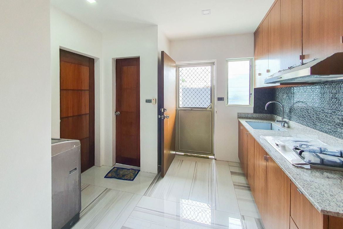 6 Bedroom House for Rent in Mckinley West Village, Pinagsama, Taguig, Metro Manila photo 7