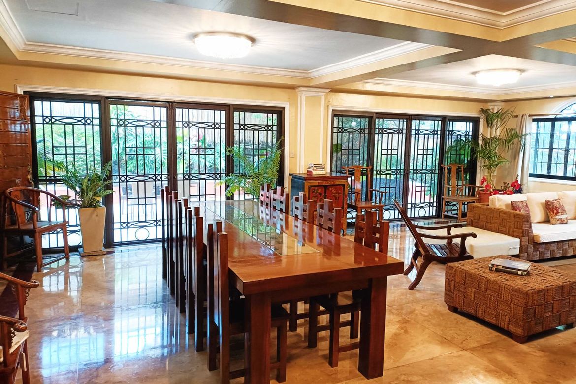 6 Bedroom House for Rent in Merville, Parañaque, Metro Manila photo 3