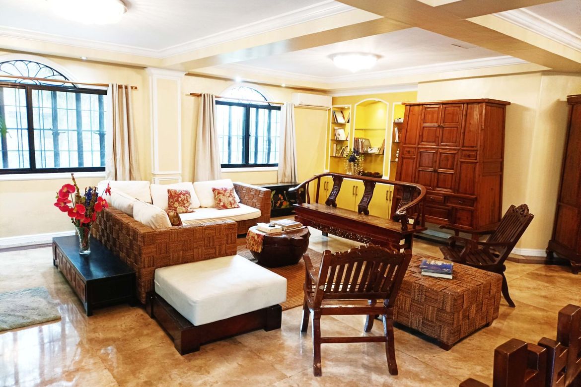 6 Bedroom House for Rent in Merville, Parañaque, Metro Manila photo 5