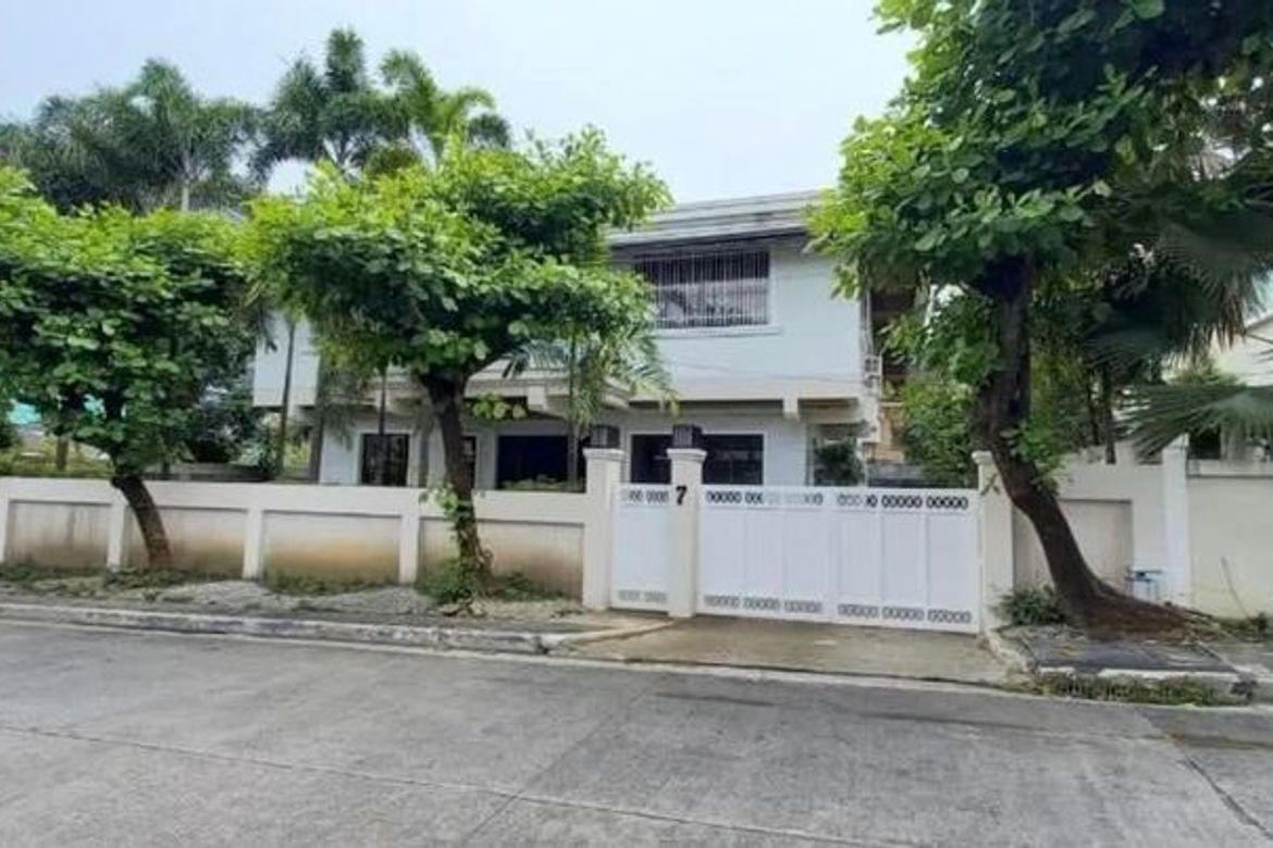 6 Bedroom House for Rent in Ugong Norte, Quezon City, Metro Manila photo 4