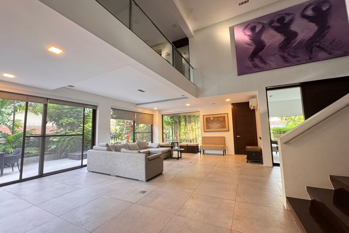 6 Bedroom House for Rent in Ugong Norte, Quezon City, Metro Manila photo 4