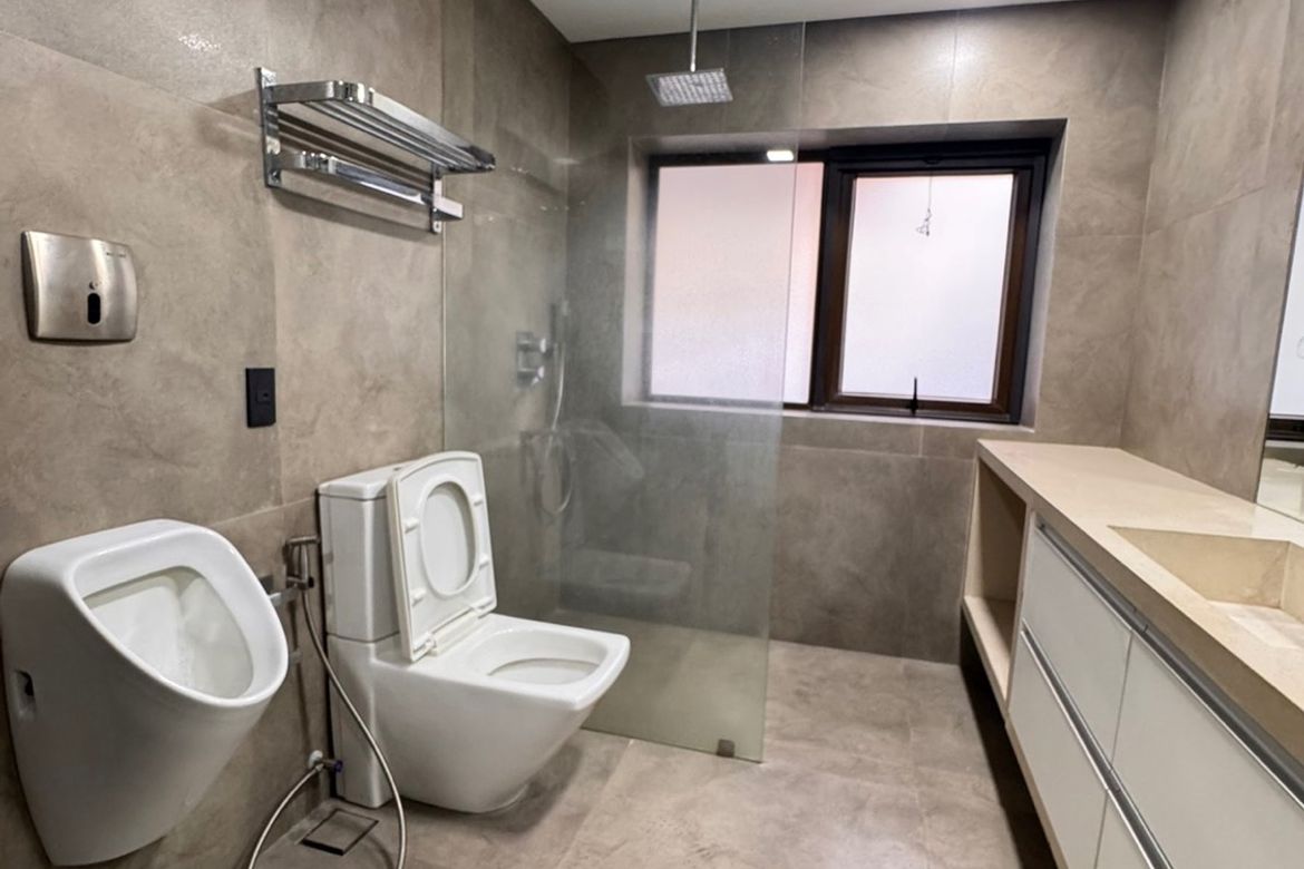 6 Bedroom House for Rent in Ugong Norte, Quezon City, Metro Manila photo 8